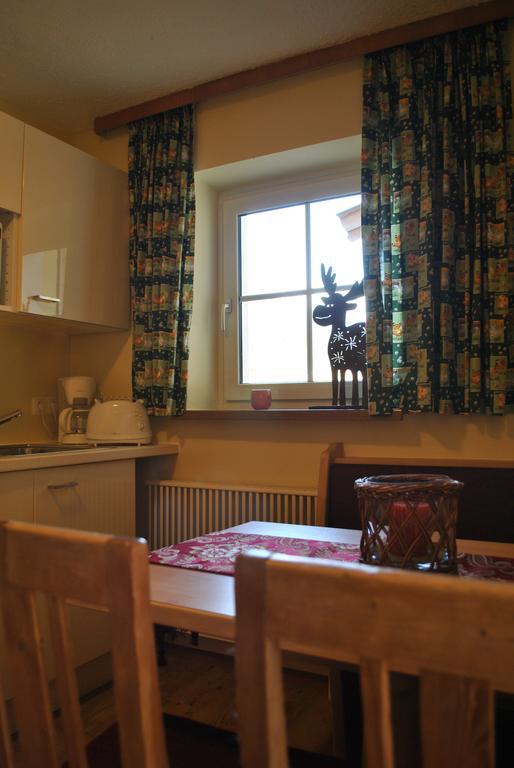 Romantik Pension Lehrberg Sankt Jakob in Haus Chambre photo